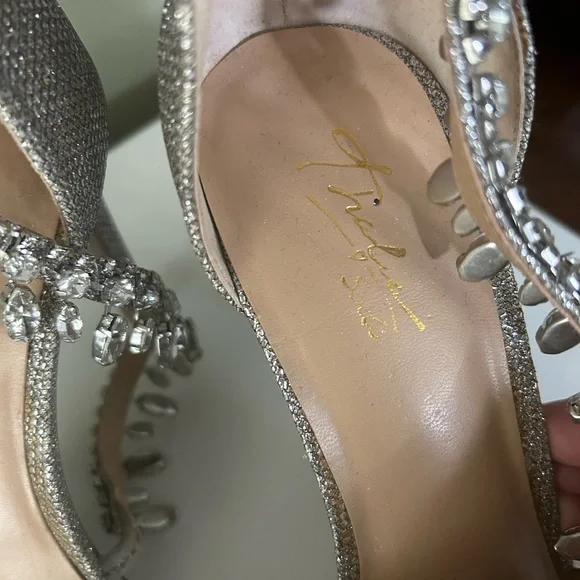 Silver Crystal-Embellished Women’s Pointed Toe Heels - Picture 3 of 7